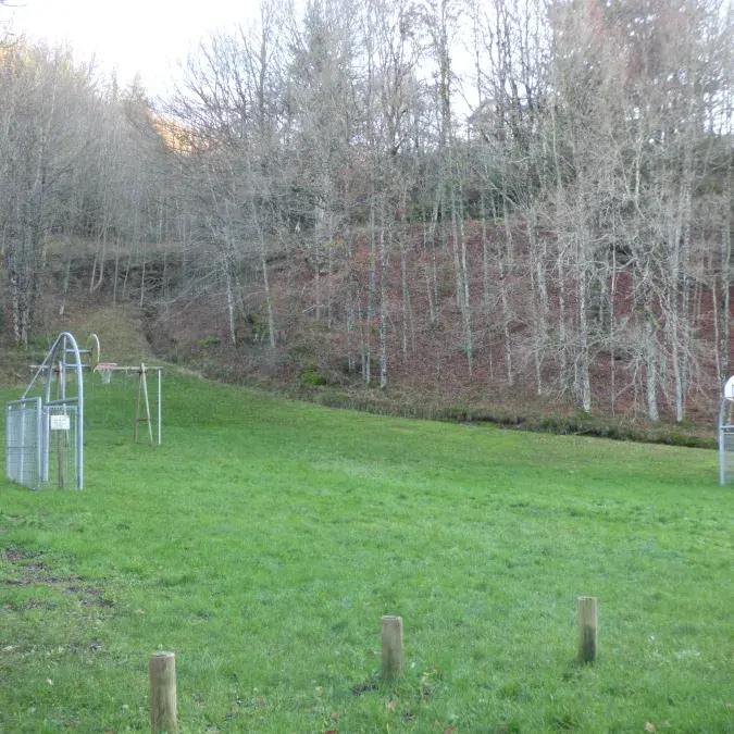 Aire de pique-nique de l'aire de jeux_Cambon-et-Salvergues