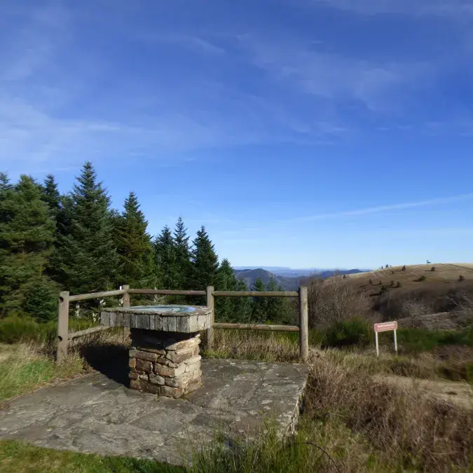 Aire de pique-nique du sommet de l'Espinouse_Castanet-le-Haut