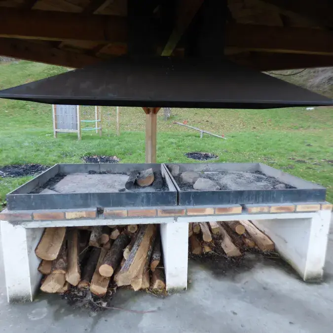 Aire de pique-nique de la salle des fêtes_Nages