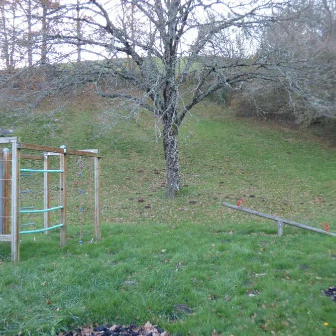 Aire de pique-nique de la salle des fêtes_Nages