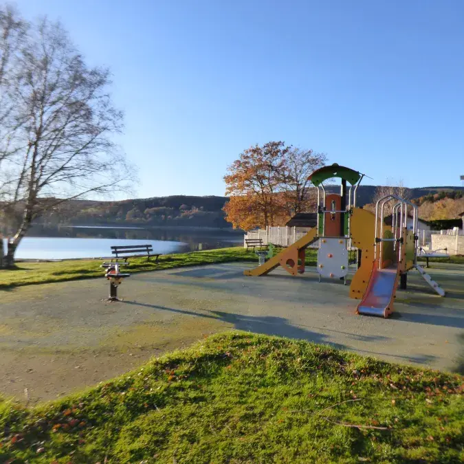 Aire de pique-nique de la base de loisirs du Laouzas_Nages