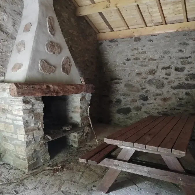 Aire de pique-nique "La bergerie de Suzette"_Castanet-le-Haut