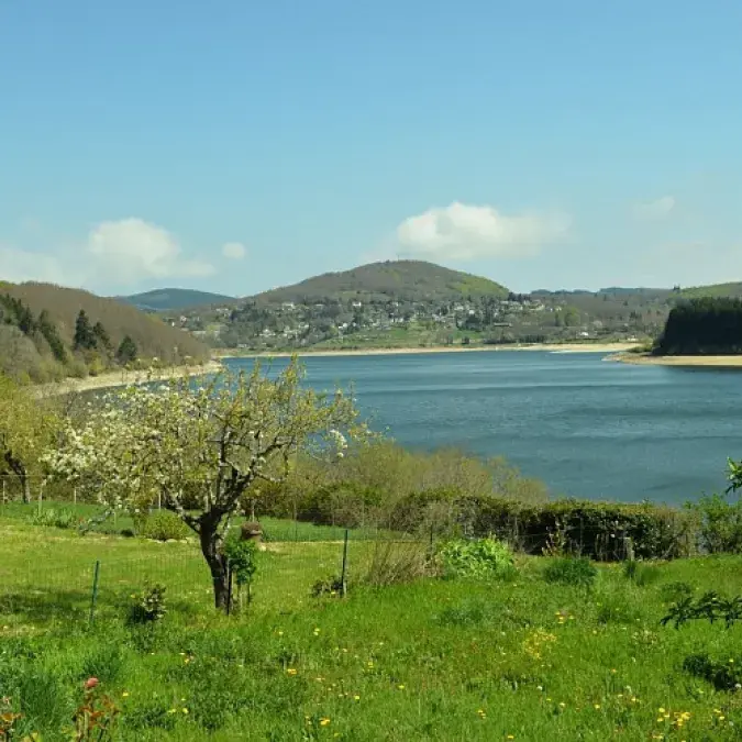La Presqu'île par le bord du Lac