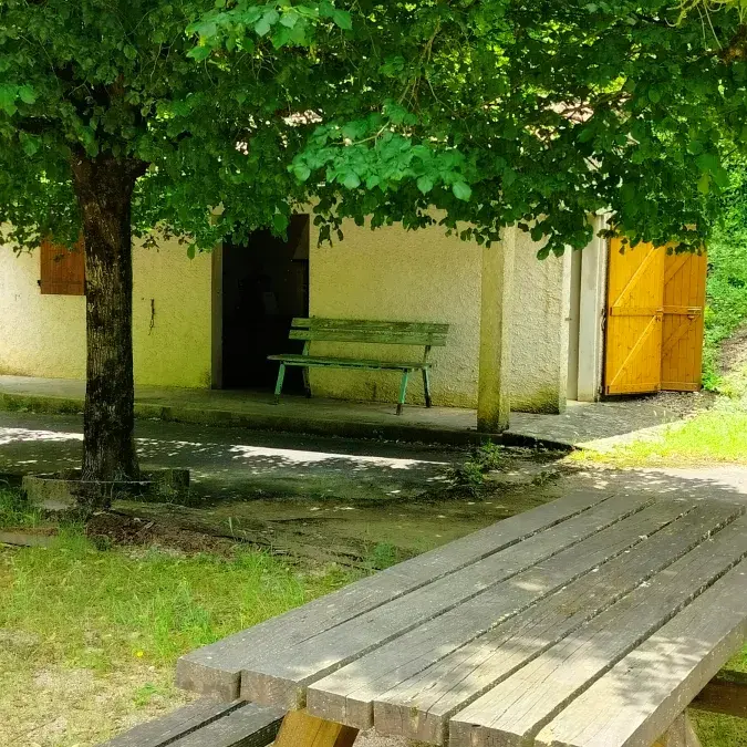Aire de pique-nique du boulodrome_Castanet-le-Haut
