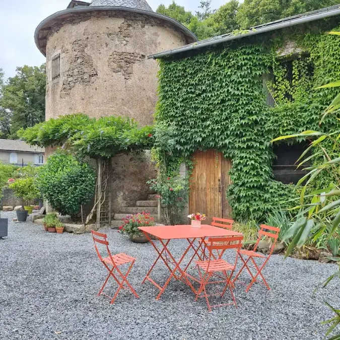 A l'orée du bois et du château_Lacaune