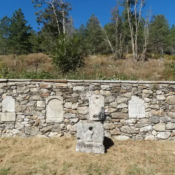 Vestiges de l’Eglise de Saint Pierre de l’Espinouse
