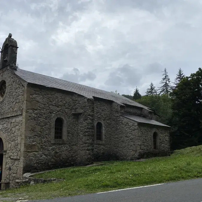 Chapelle de Bonneval en bordure de route