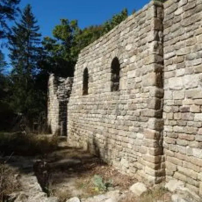 Vestiges de l’Eglise de Saint Pierre de l’Espinouse