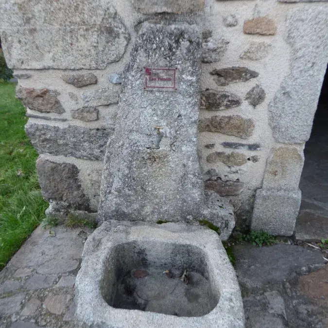 Aire de pique-nique de l'aire de jeux_Cambon-et-Salvergues