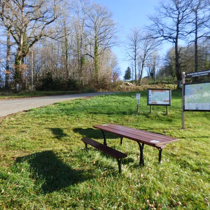 Aire de pique-nique du camping des Bouldouïres_La Salvetat-sur-Agout
