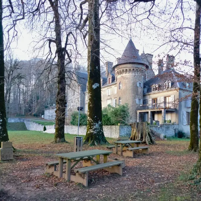 Aire de pique-nique du château de Calmels_Lacaune