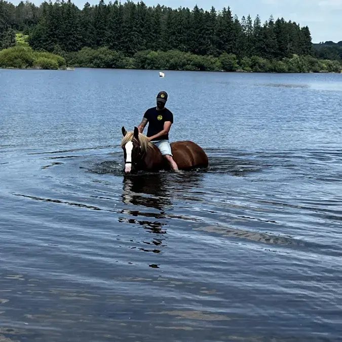 Baignade dans le lac de Vesoles 
