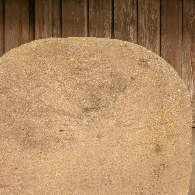 Détail du visage et des bras gravés