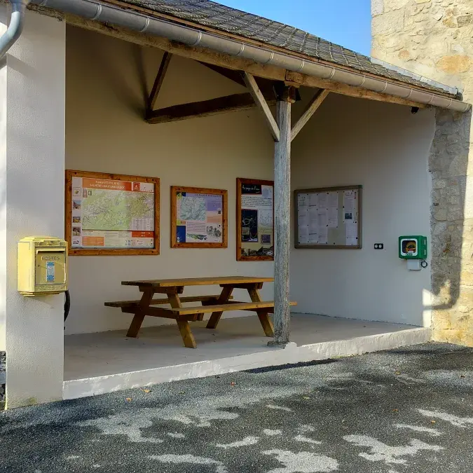 Aire de pique-nique de la mairie_Lamontélarié