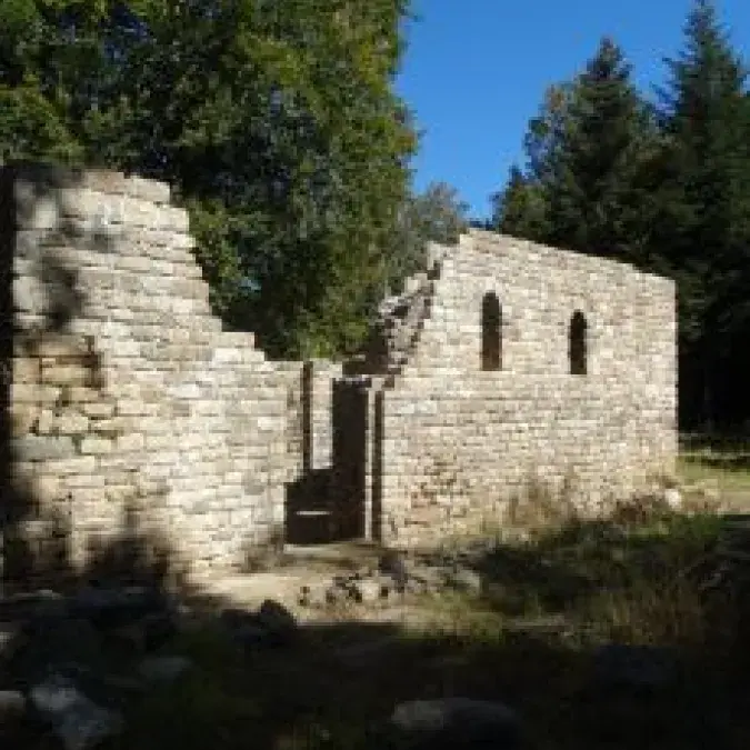 Vestiges de l’Eglise de Saint Pierre de l’Espinouse