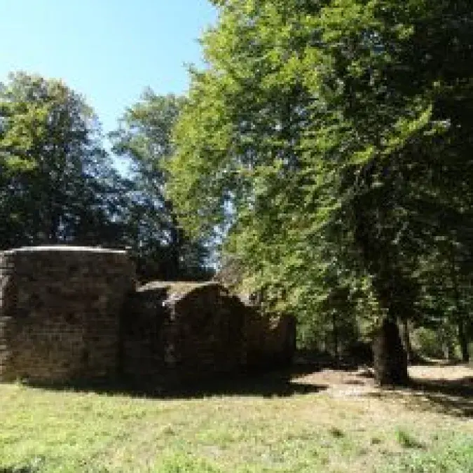 Vestiges de l’Eglise de Saint Pierre de l’Espinouse