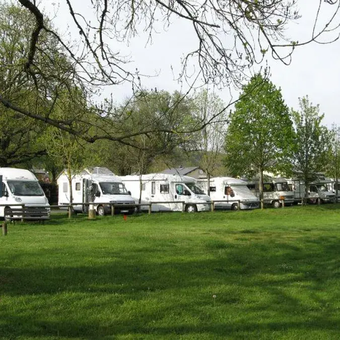 Aire de Camping car l'ïle de l'Agout