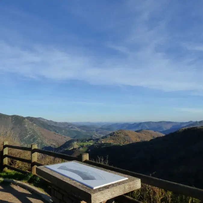 Aire de pique-nique de la Croix de Mounis_Castanet-le-Haut