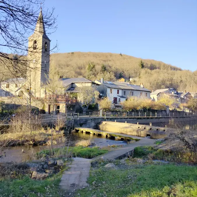 Aire de pique-nique de l'aire de jeux_Fraisse-sur-Agout