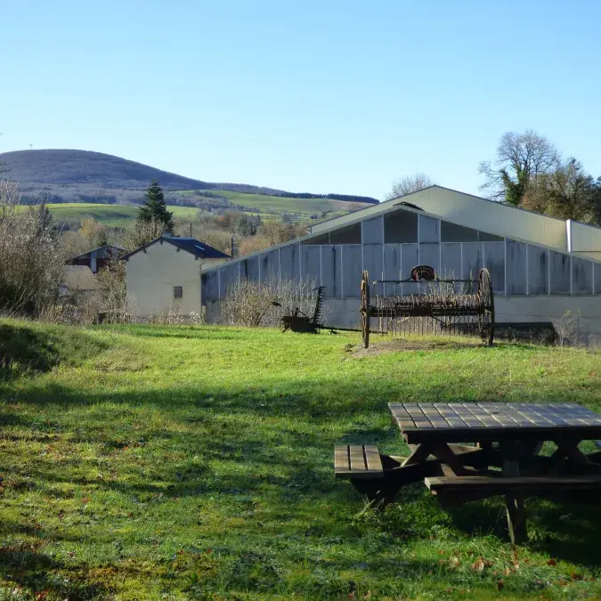 Aire de pique-nique du château de Boissezon_Murat-sur-Vèbre