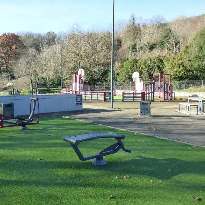 Aire de pique-nique de l'aire de jeux_Murat-sur-Vèbre