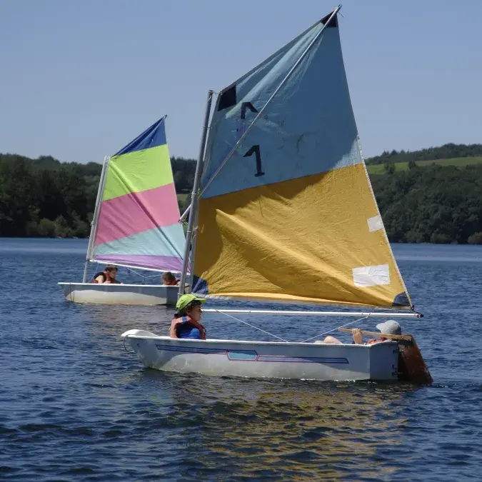 Location d'Optimist - Bases nautiques du Haut-Languedoc_Nages
