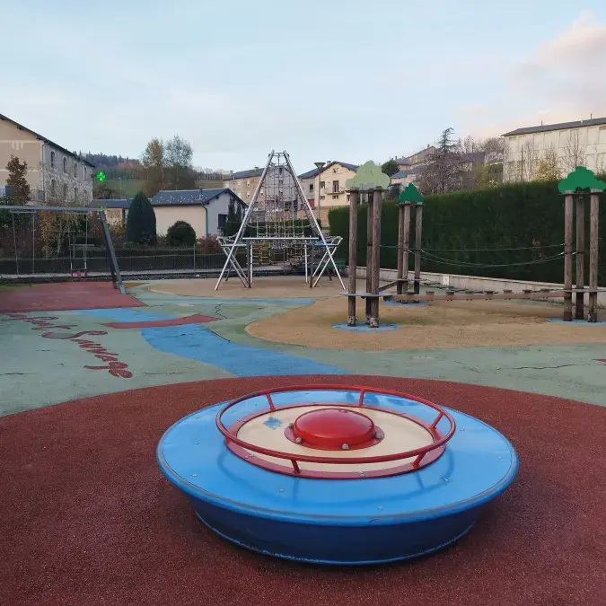 Aire de jeux du jardin public_Lacaune