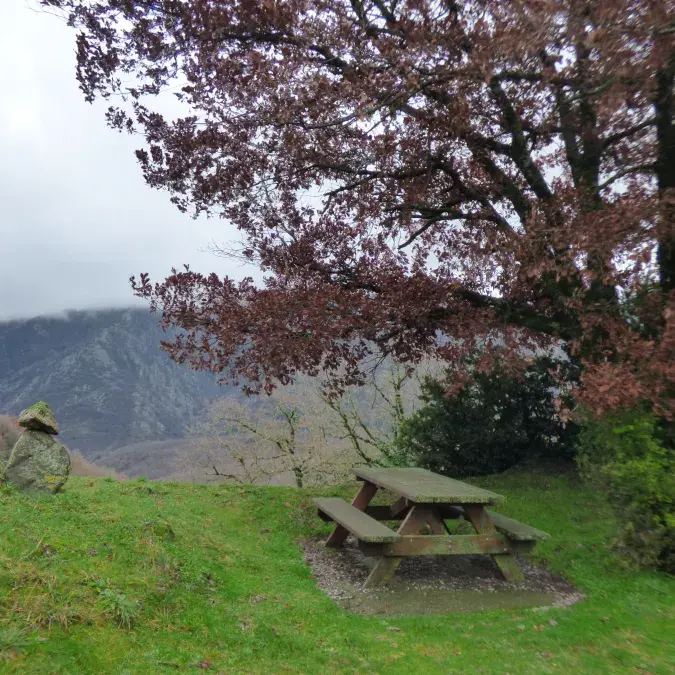 Aire de pique-nique du Péras_Castanet-le-Haut