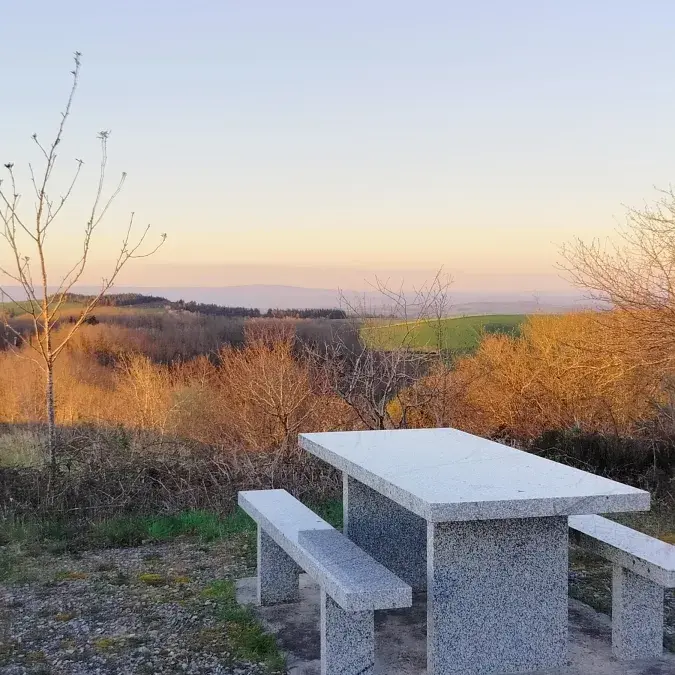 Aire de pique-nique - Table d'orientation_Saint-Salvi-de-Carcavès
