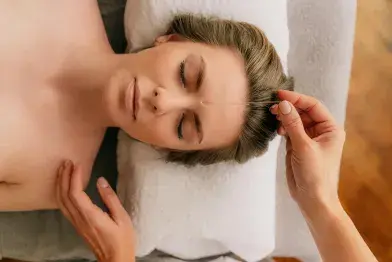Massage visage et cou aculifting_Nages