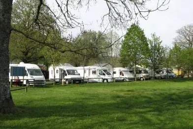 Aire de Camping car l'ïle de l'Agout