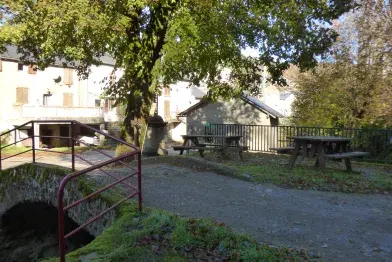 Aire de pique-nique de Boissezon (centre)_Murat-sur-Vèbre