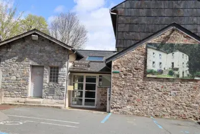 Bibliothèque_Murat-sur-Vèbre