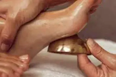 Massage des pieds au bol Kansu_La Salvetat-sur-Agout