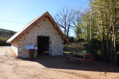 Aire de pique-nique du Pailher de Rosalie_Murat-sur-Vèbre