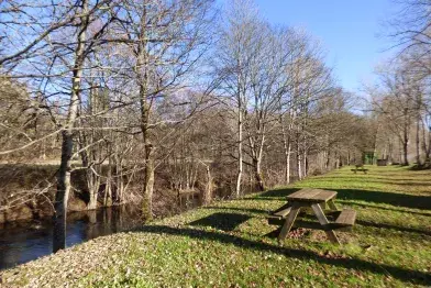 Aire de pique-nique du stade_La Salvetat-sur-Agout