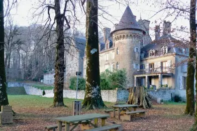 Aire de pique-nique du château de Calmels_Lacaune