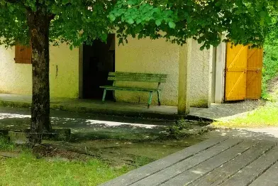 Aire de pique-nique du boulodrome_Castanet-le-Haut