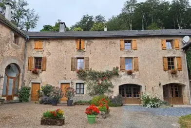 A l'orée du bois et du château_Lacaune